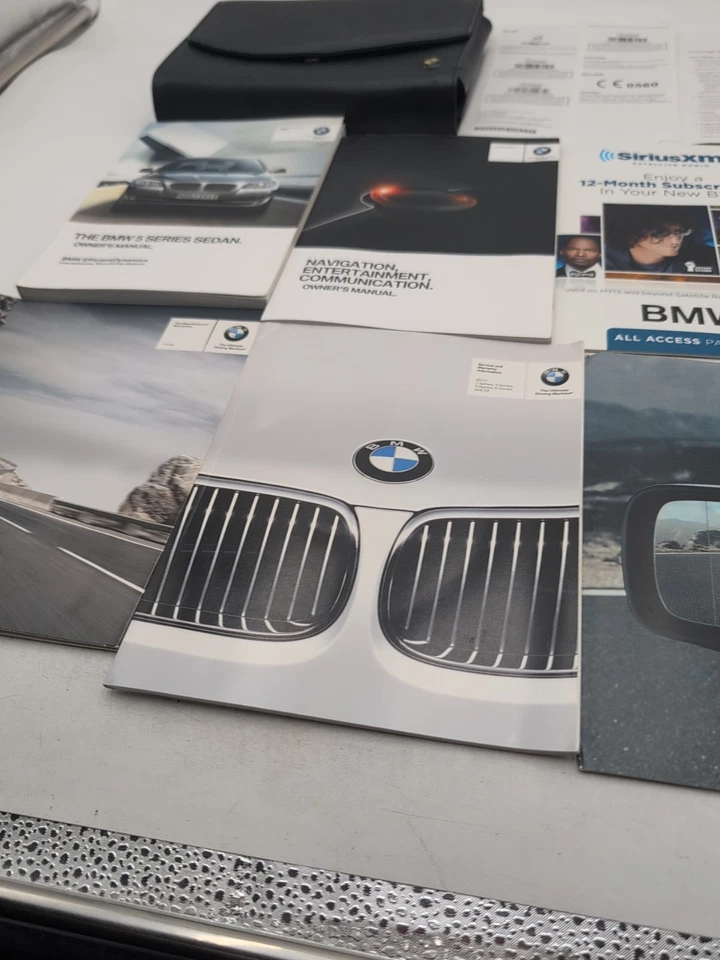 13 2013 BMW Serie 5 528i 535i 550i xDrive manual del propietario con estuche de navegación Foto 4 de 4