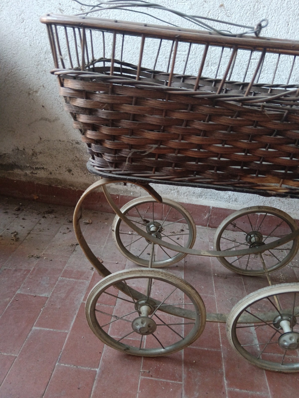 Carrozzina Passeggino Vintage in Vimini Anni '50 foto 2
