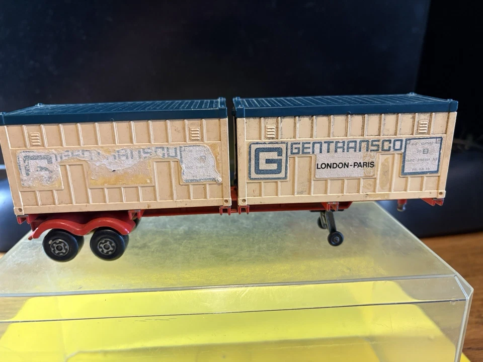 Vintage 1973 Lesney Matchbox K-17 Superkings Metal Trailer+2 Shipping Containers - Image 3 of 4