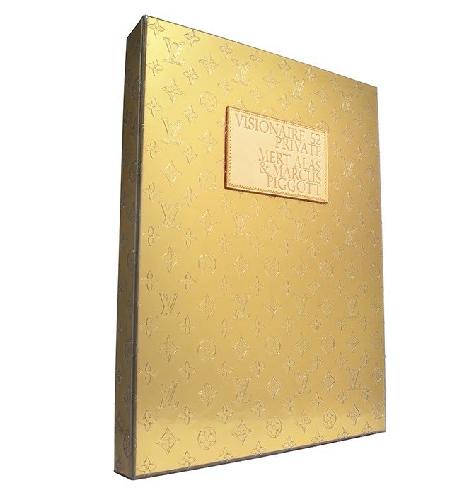 レア本　visionaire 52 ルイヴィトン　美品 Visionaire 52 Private” Rare LV Published Book. Collector's