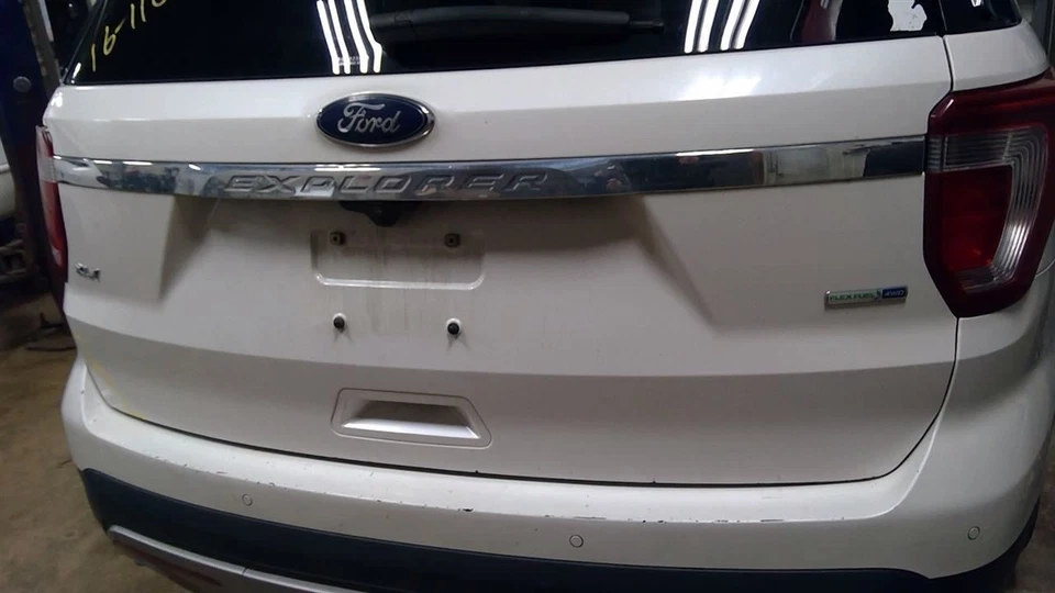 Puerta trasera blanca levadiza limitada para EXPLORER 10302547 16-19 Foto 4 de 4