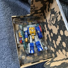 Transformers Generations Selects WFC-GS12 Greasepit War for Cybertron Figure