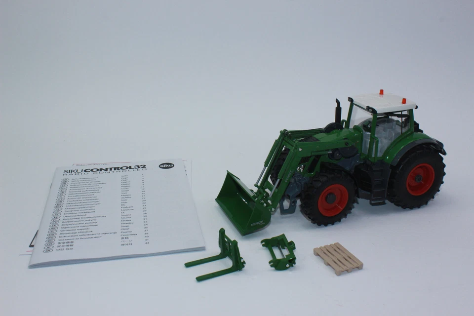 Siku 6796 Fendt 933 Vario Traktor Frontlader Fernsteuerung 1:32 Control RC NEU - Bild 3 von 4