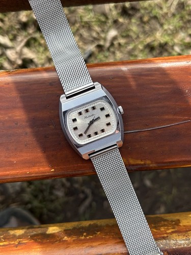 Vintage RAKETA Watch Soviet Retro Mechanical Wristwatch Made In USSR 1980s - Picture 21 of 23