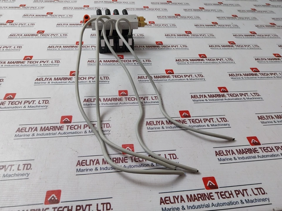 Bosch 1 834 484 152 Solenoid Connector - Image 2 of 4