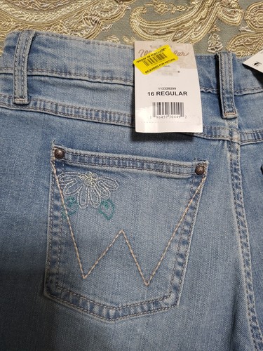 Wrangler Girls Cuffed Raw Hem Denim Shorts In Devon Size 16 - Picture 8 of 8