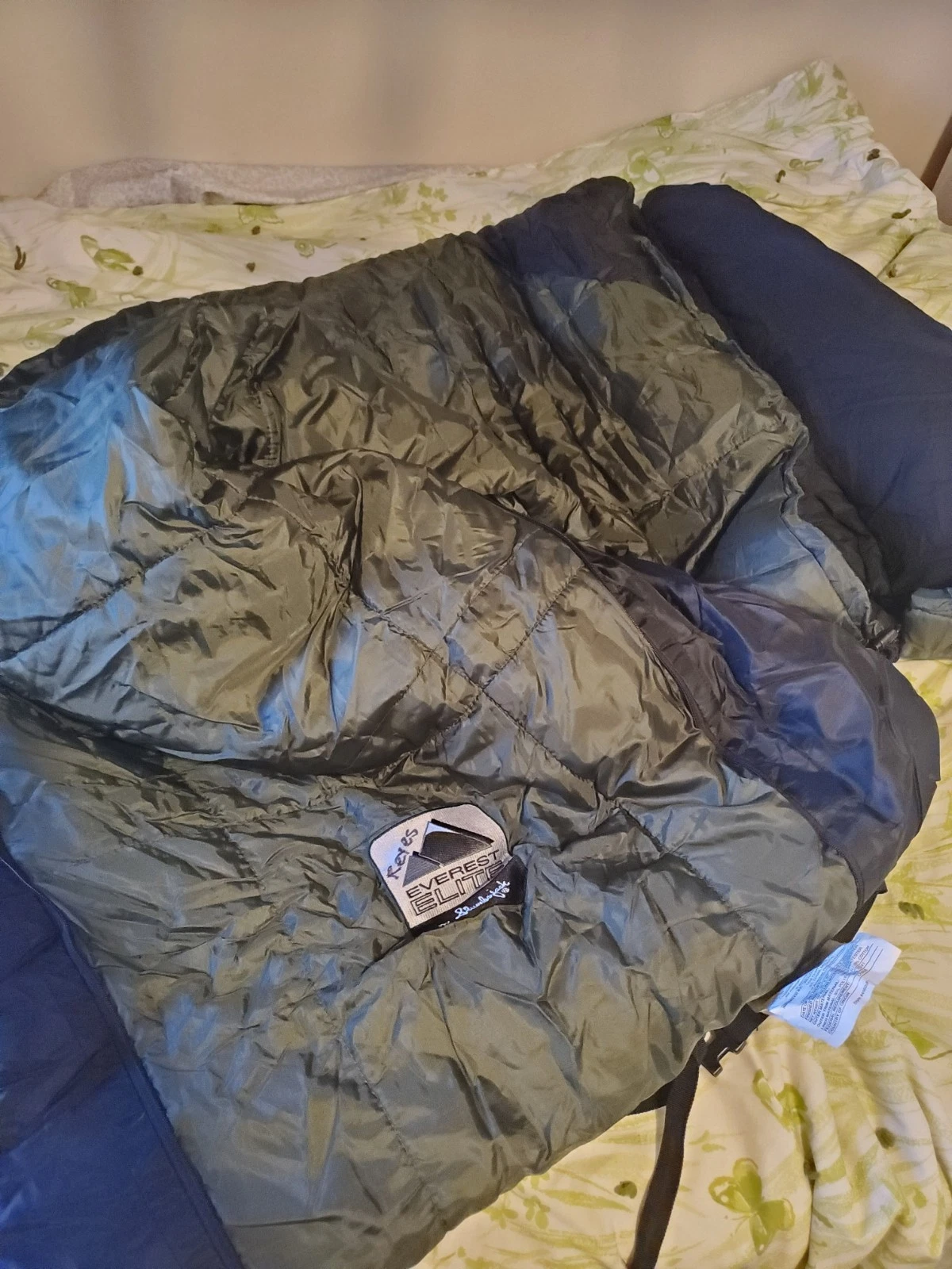 Everest elite by slumberjack sleeping bag 90X35