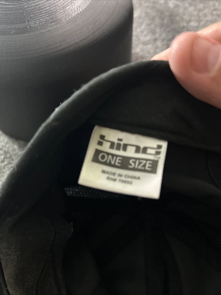 GORRA DE RUNNING TRASERA NEGRA VENTILADA TALLA ÚNICA AJUSTE Foto 3 de 4