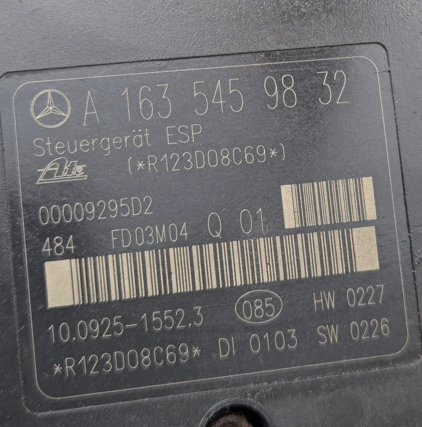 02-05 Mercedes W163 ML320 ML350 ABS módulo bomba freno antibloqueo 1635459832 OEM Foto 2 de 4