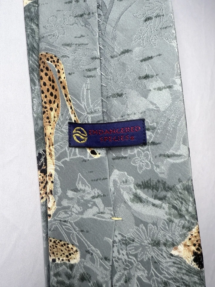 Gravata Vintage Espécies Ameaçadas Gravata Vintage Gravata de Seda Cheetahs - Imagem 3 de 4