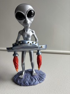 Area 51 UFO Vintage Alien Figurine Playing Keyboard —RARE LISTING