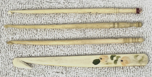 4 Vintage Antique Sewing Notions Embroidery Crochet Button Hooks Painted