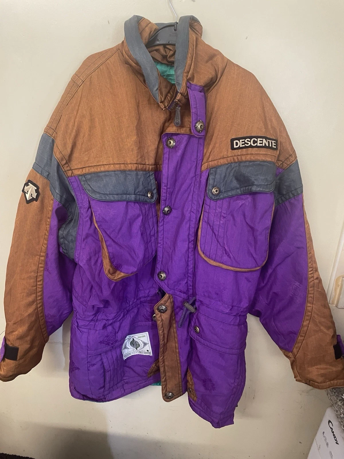 Descente men’s Ski Jacket Size 0 Fish Tail Multicoloured