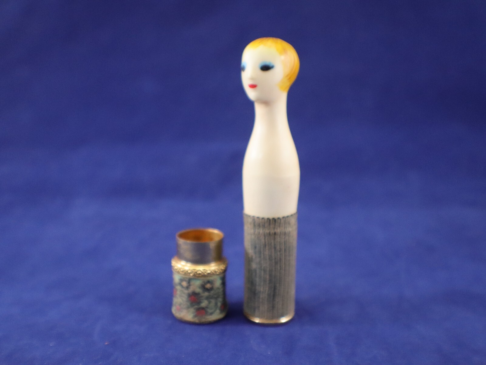 Revlon Couturine LIPSTICK DOLL Lady Holder Case Blonde 0538 USA Vintage 1961