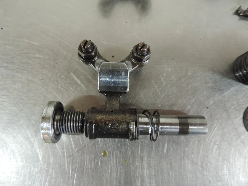 1988 Kawasaki Mule 1000 KAF450 Intake & Exhaust Springs Rocker Arms Keepers - Image 3 of 4