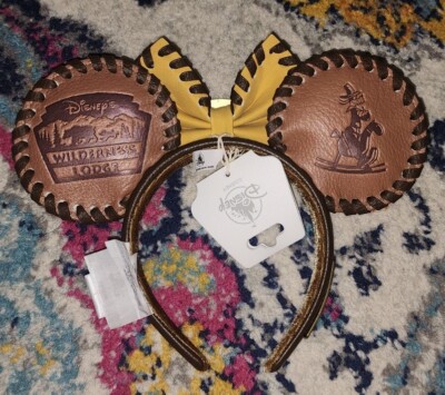 NEW Disney Parks 2023 Wilderness Lodge Mickey Minnie Mouse  display picture 1