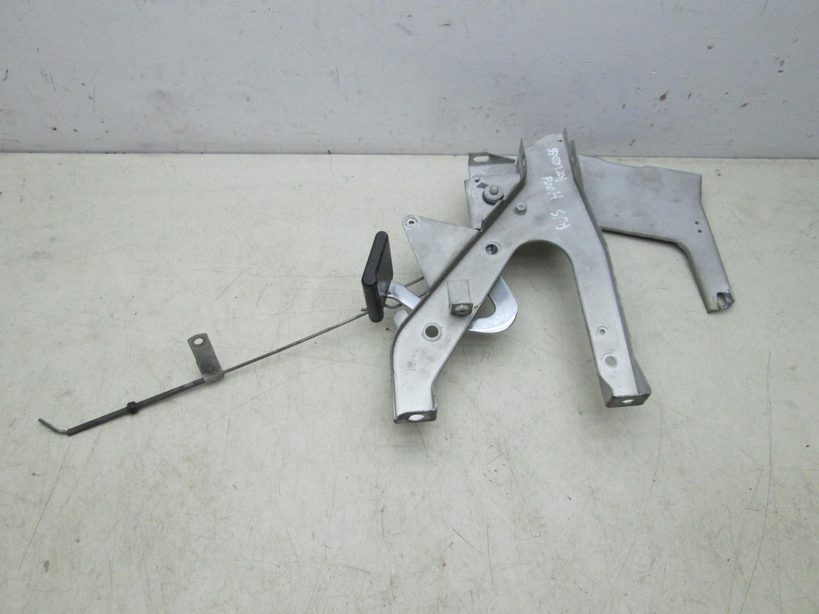 Rolls Royce Silver Shadow Bentley T1 hood release bracket lever (USED)
