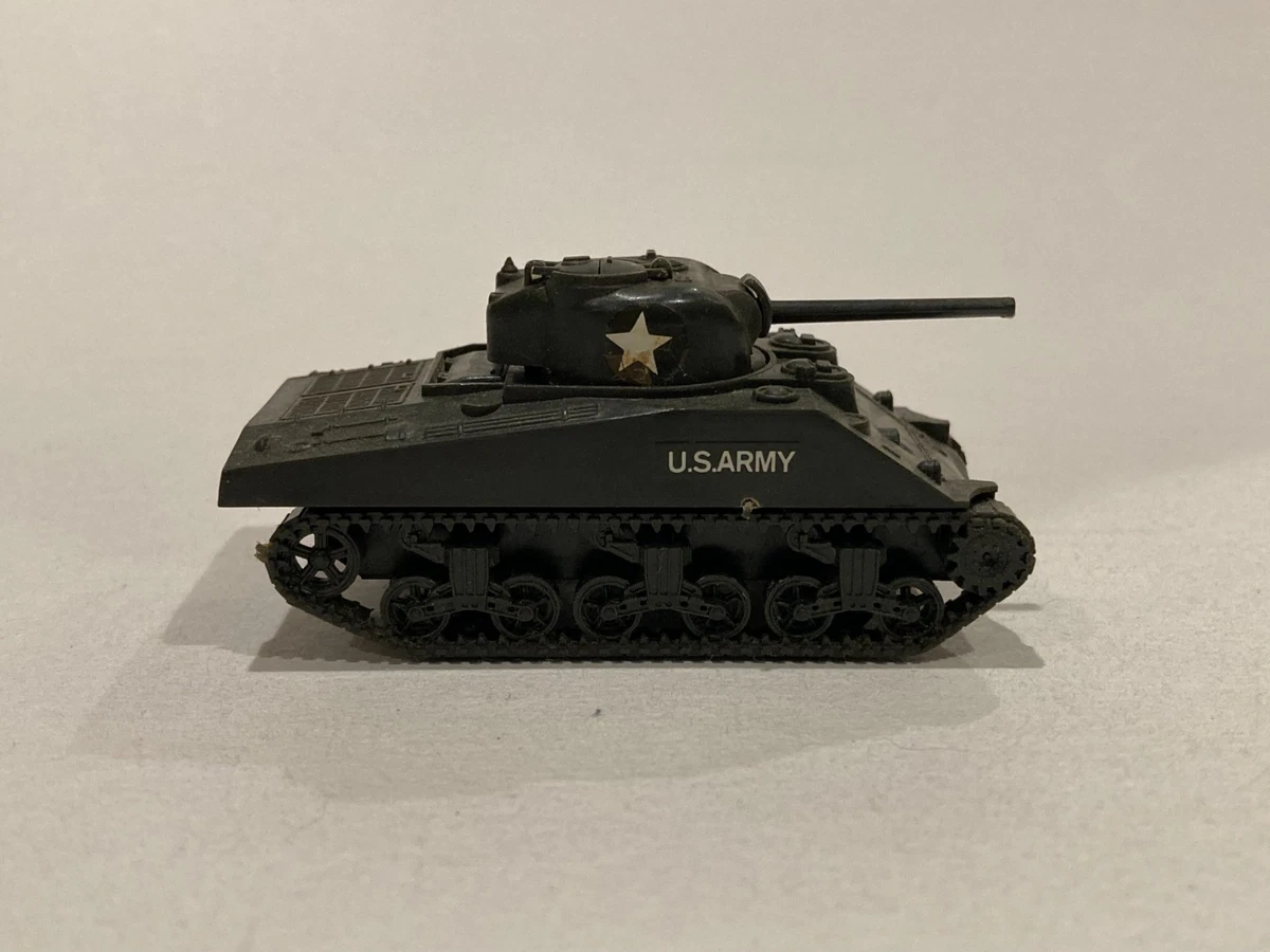 Roco Minitanks LE3990 – Boîte Revendeur 6 Chars Sherman M4 – Échelle Ho 1/87 – Occasion