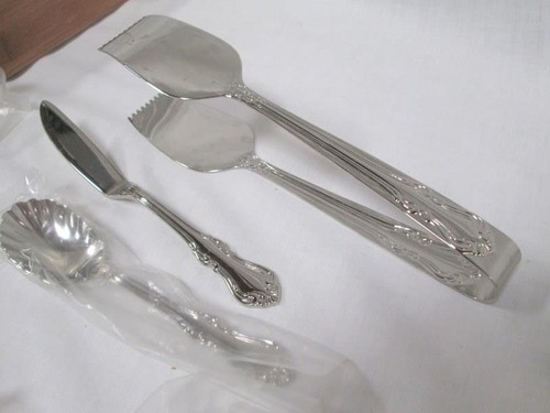 74-tlg. Reed & Barton Shubert Edelstahl 18/10 glänzend Service für 12 + 14 Portionen - Bild 12 von 19