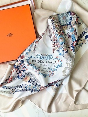 Hermès Brides de Gala en Fleurs Silk Scarf 90 Sable/Blanc/Bleu