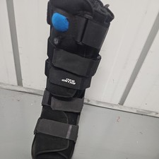 United Ortho Ankle Short Air Cam Walker Fracture Boot, Medium, Black