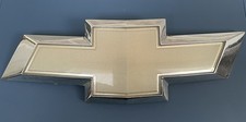 2010-2015 Chevrolet Equinox Front Bumper Emblem Bowtie 22760645 2010-2015 Chevrolet Equinox Front Bumper Emblem Bowtie 22760645