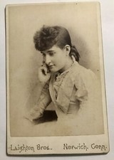 Photograph vintage/Antique Victorian cabinet card young Lady/Girl Photo hair