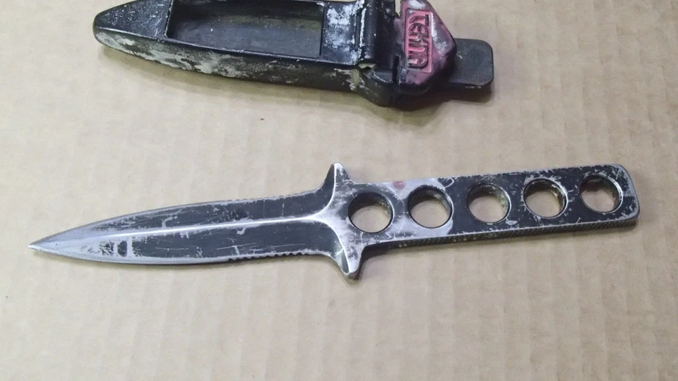 Cuchillo de buceo TEKNA Ocean Edge vintage y funda ABS original Foto 3 de 4