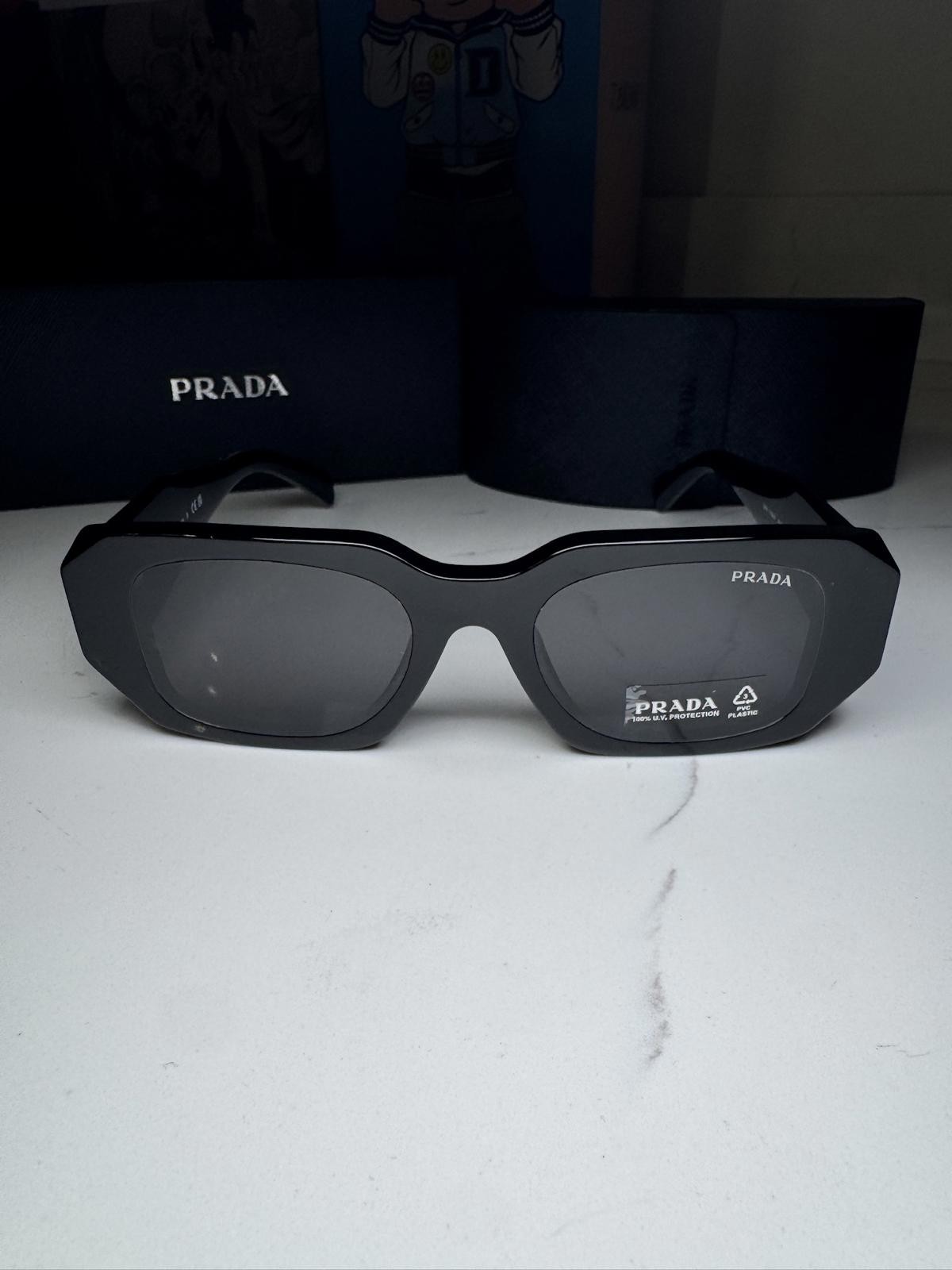 Prada sunglasses PR 17WS 