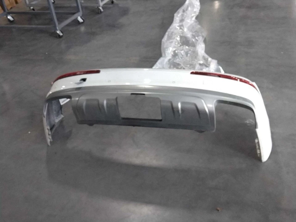 Parachoques trasero sin enganche de remolque compatible con 17-19 AUDI Q7 493781 Foto 2 de 4