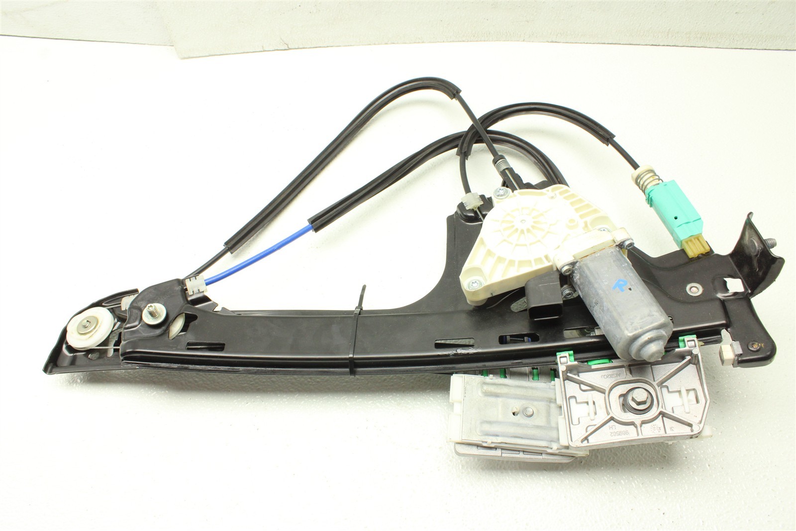 McLaren Artura 2025 Front Right Window regulator P/N 16AE039CP