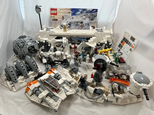 LEGO Star Wars 75098 Assault on Hoth - complete set with minis book and stickers