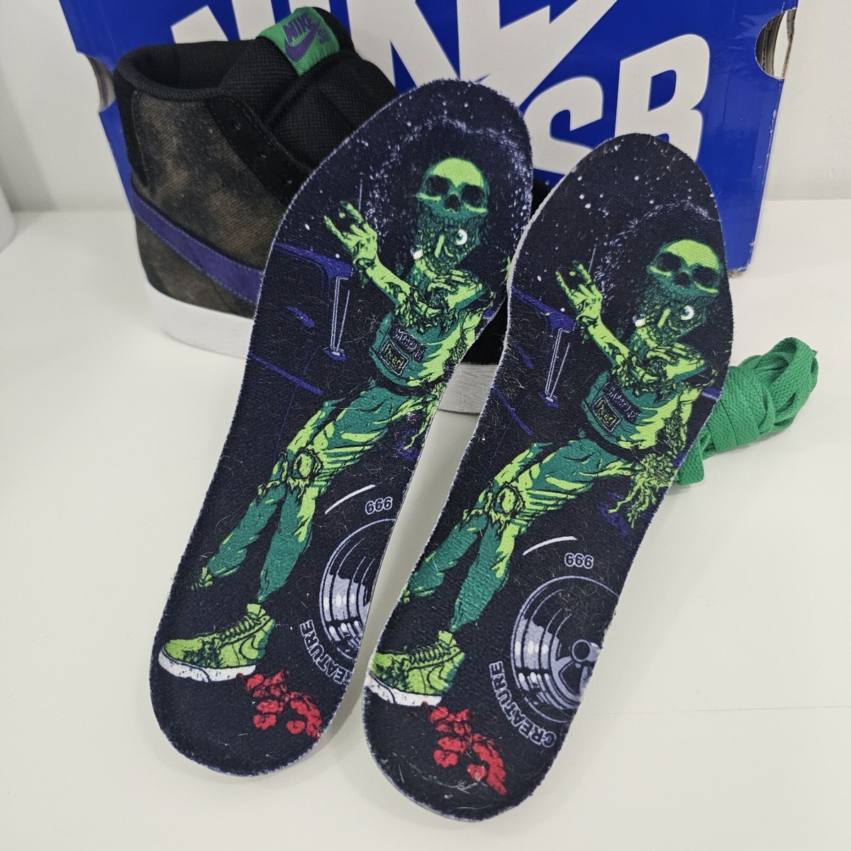 Vintage 2010 Nike Blazer SB x Creature Skateboards 310801 Vintage 2010 Nike Blazer SB x Creature Skateboards 310801