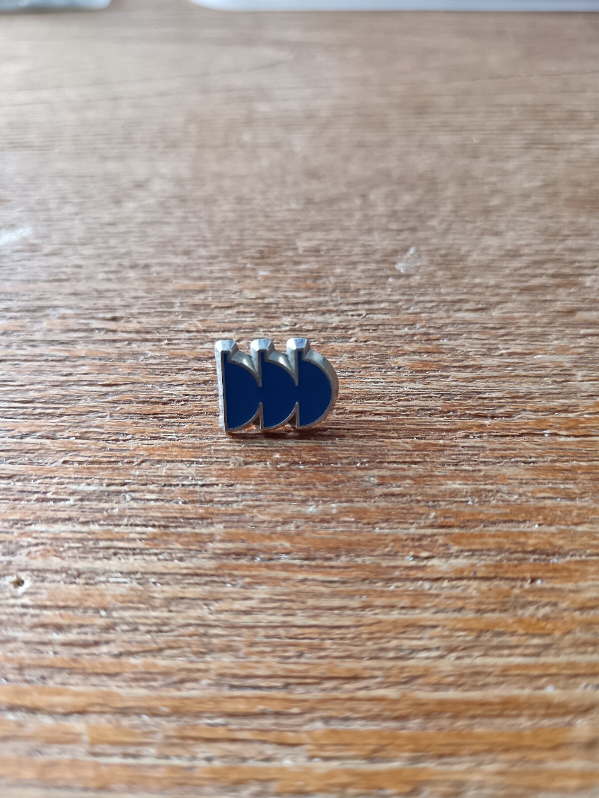 Pin's Pins Pin Enamel 24 Restaurant D'entreprise ancien Logo "SODEXO"