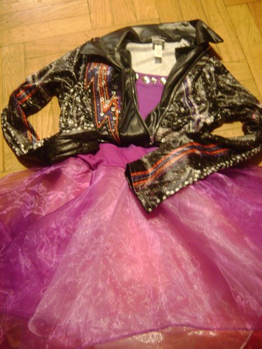Netflix JULLIE und PHANTOM KLEID / JACKE M Gr. NEU - Bild 6 von 6