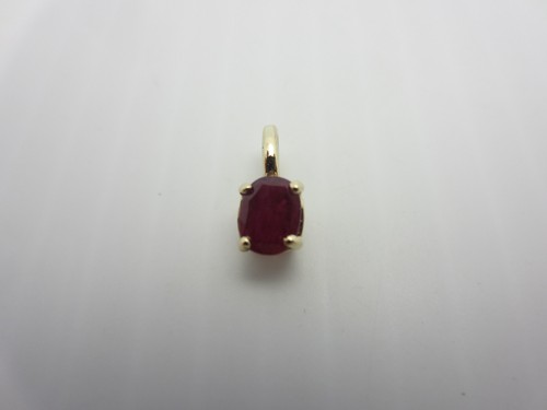 Colgante Solitaire De Rubí De 0.62 Ct En Oro Amarillo De 14K Pequeño - Imagen 2 de 11