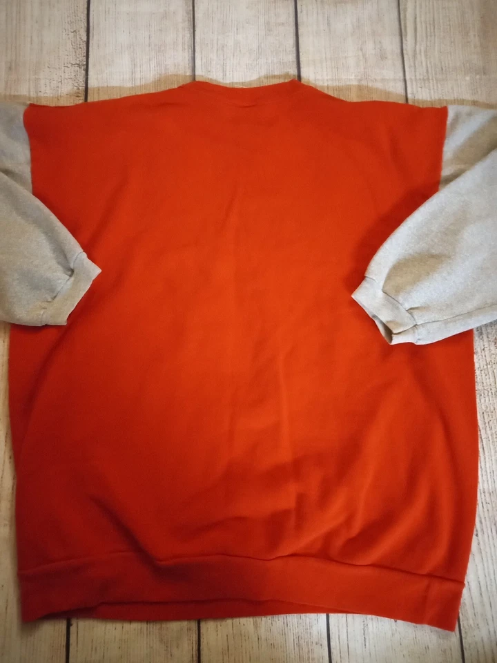 Sudadera vintage Guess roja y gris talla única hecha en EE. UU. Foto 3 de 3