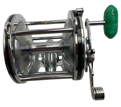 * Vintage penn senator reel 4/0.                              (C)