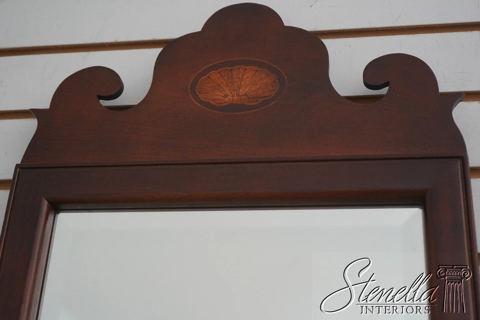 70529: Espejo biselado de caoba con incrustaciones COOPER CLASSICS Foto 3 de 4