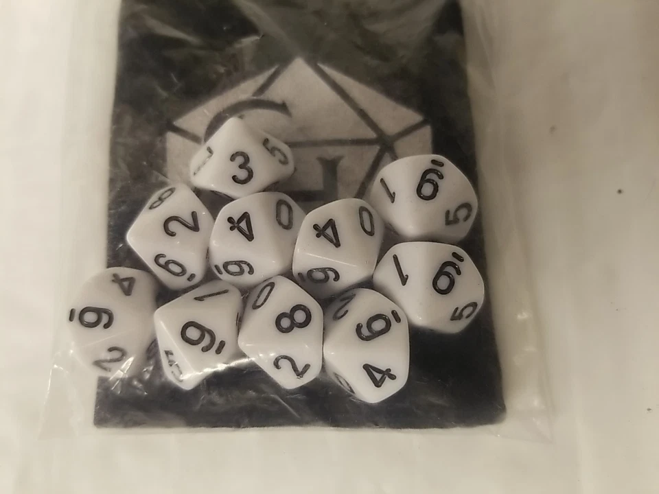 Juego de 10 dados de fusión blancos D 10s RPG Foto 2 de 4