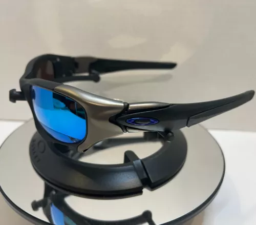 New in Box Oakley Pit Boss 2 Sunglasses Gorpcore OO9137-01 Polarized - Picture 2 of 7