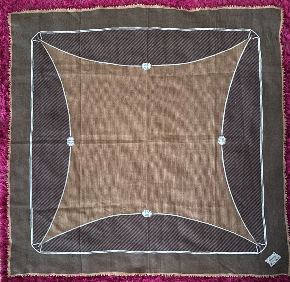 COLLECTION AUTOMNE GUCCI VINTAGE MARRON CACHEMIRE/SOIE ROULÉ À LA MAIN 33”x33”