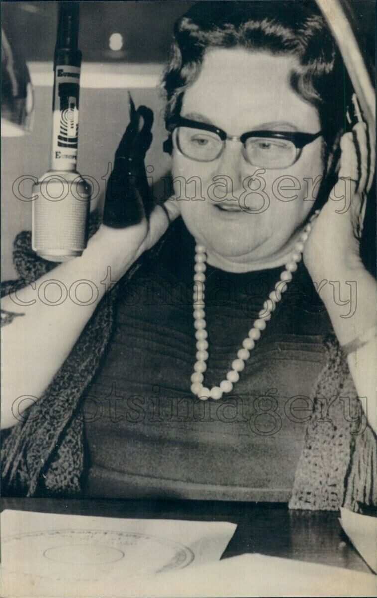 Photo French Astrologer Madame Soleil Radio Show