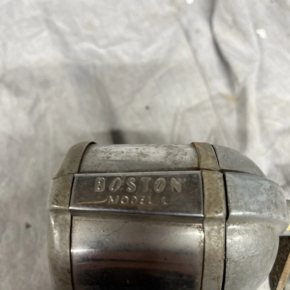 Sacapuntas modelo Boston vintage - metal fundido de alta resistencia, mediados de siglo... Foto 2 de 4