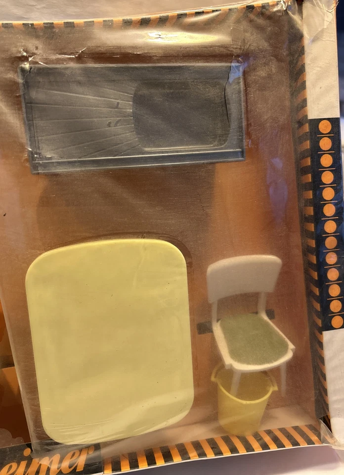 Midcentury Crailsheimer Dollhouse Kitchen Furniture Lot In Original Box RARE - Image 4 of 4