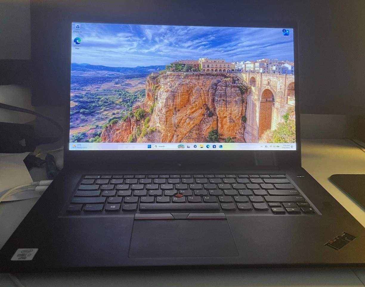 Lenovo ThinkPad P1, 15.6-Inch Laptop, with i7, 512 GB SSD (Solid State Drive), Windows 11 Pro