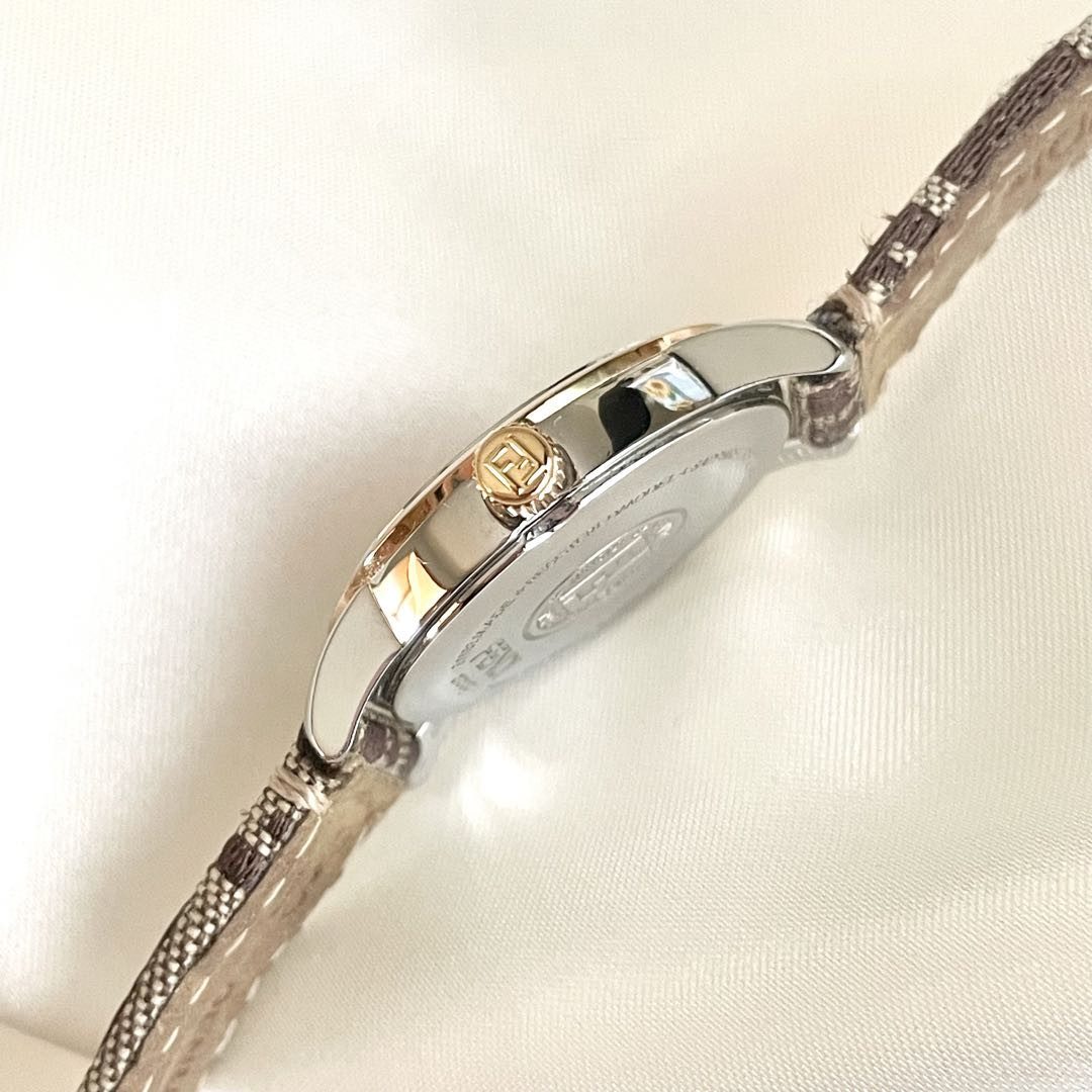 美品】FENDI 2100L ズッカ ピンクシェル 11Pダイヤ 腕時計 美品】FENDI 2100L ズッカ ピンクシェル 11Pダイヤ 腕時計