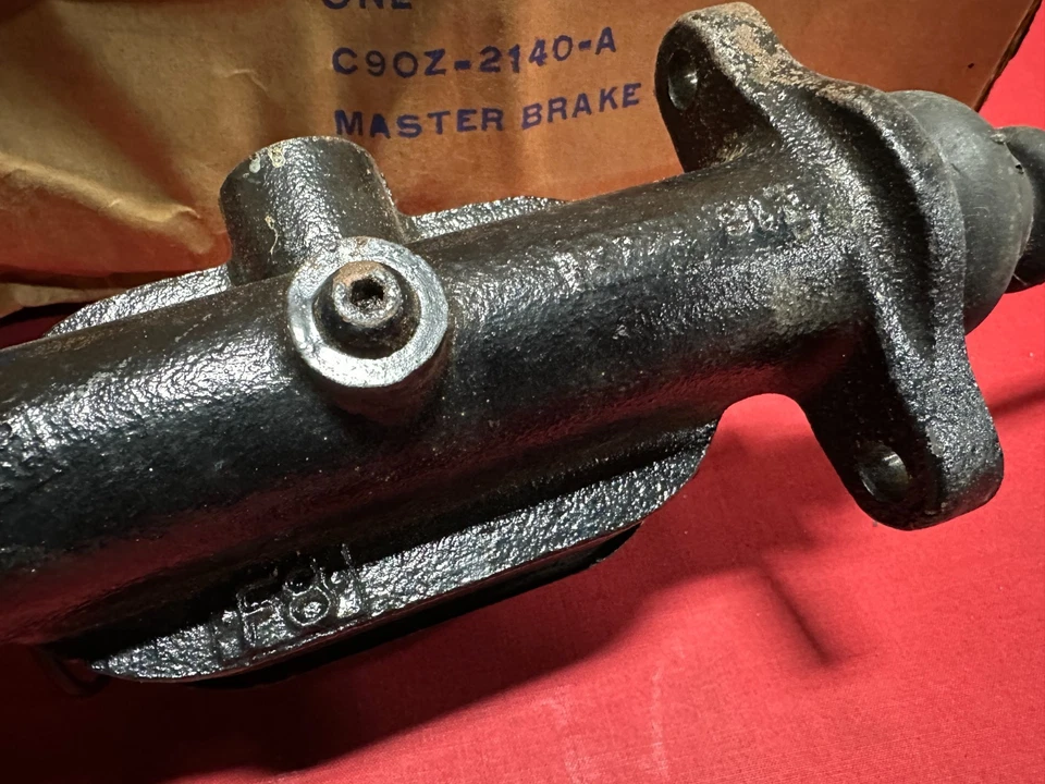 Nuevo de Lote Antiguo Ford Torino Fairlane Falcon Maverick 1967-1971 cilindro maestro C9oz-2140-A Foto 3 de 4