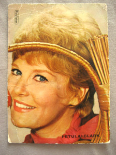 Ancienne Carte Photo avec PETULA CLARK 51 mm / 71 mm Publistar Marseille .