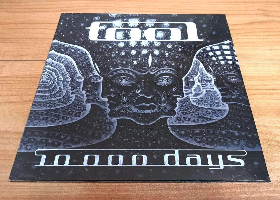 Tool - 10,000 Days (2x Colored LPs) + Magnet - Image 3 of 4